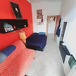 Stanza Privata In Casa Condivisa - Private In Shared