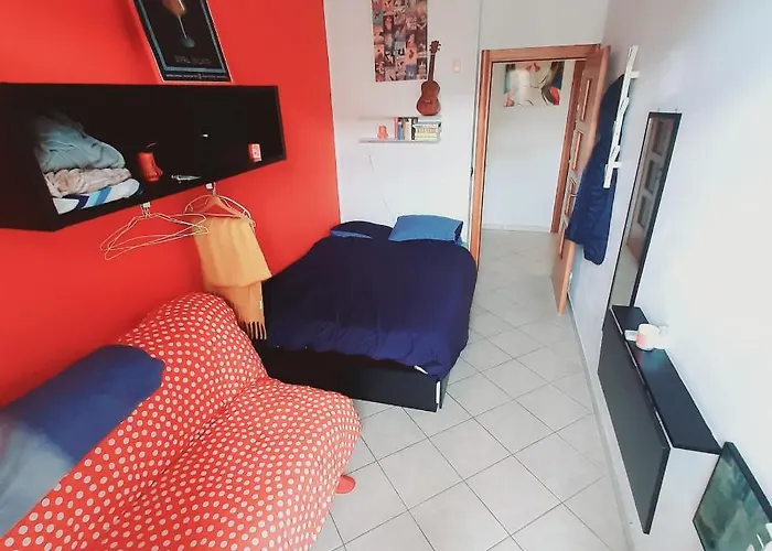Stanza Privata In Casa Condivisa - Private In Shared