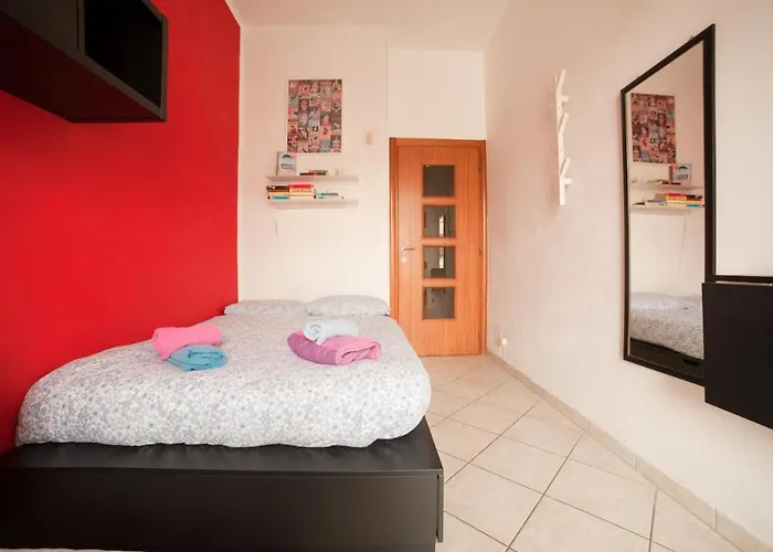 Stanza Privata In Casa Condivisa - Private In Shared