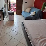 Stanza Privata In Casa Condivisa - Private In Shared