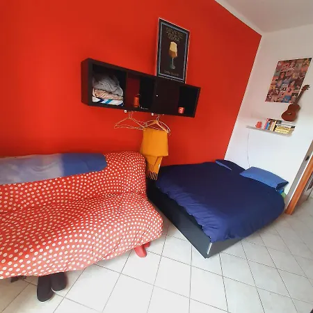 Stanza Privata In Casa Condivisa - Private In Shared Habitación en casa particular Turín