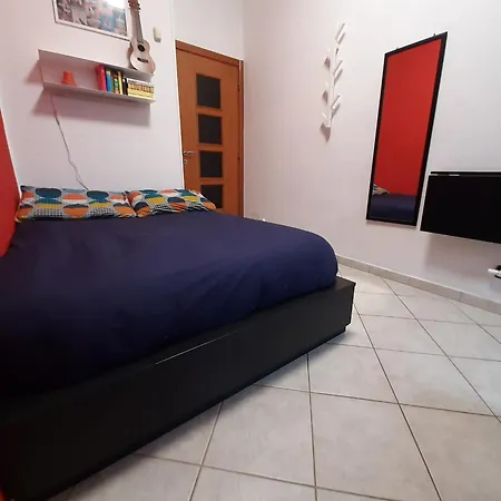 Cozy Stanza Close Center In A Family House Stanza In Condiviso Noi Viviamo In Casa Stanza In Affitto