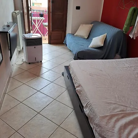 Stanza Privata In Casa Condivisa - Private In Shared