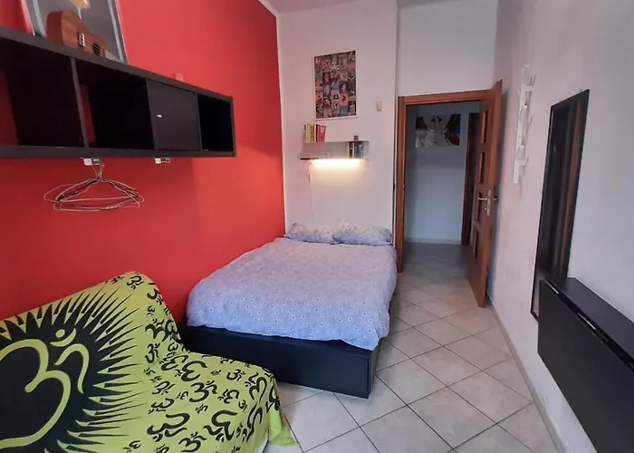 Stanza Privata In Casa Condivisa - Private In Shared Habitación en casa particular *